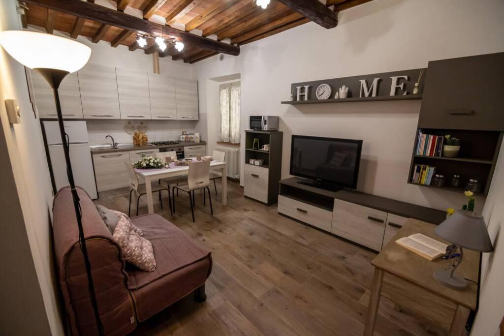 Castiglion Fiorentino Chicca Sotto La Torre エクステリア 写真